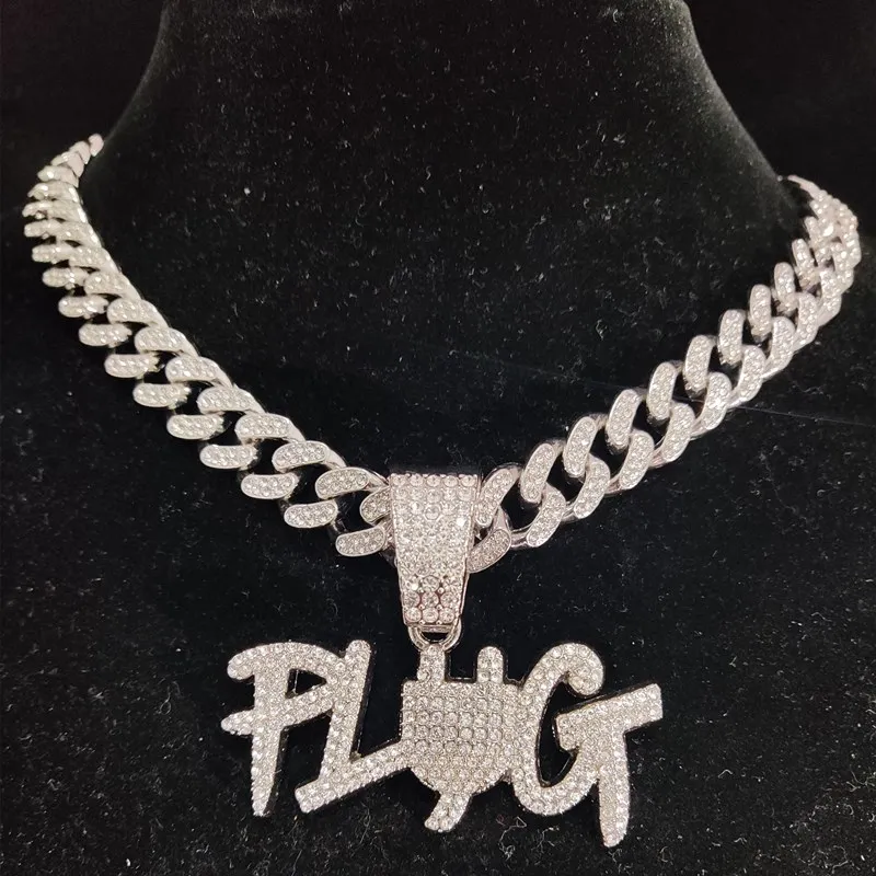 Colliers pendentifs hommes femmes Hip Hop PLUG collier lettre avec chaîne cubaine en cristal de 13 mm HipHop Iced Out Bling Fashion_voghion.com