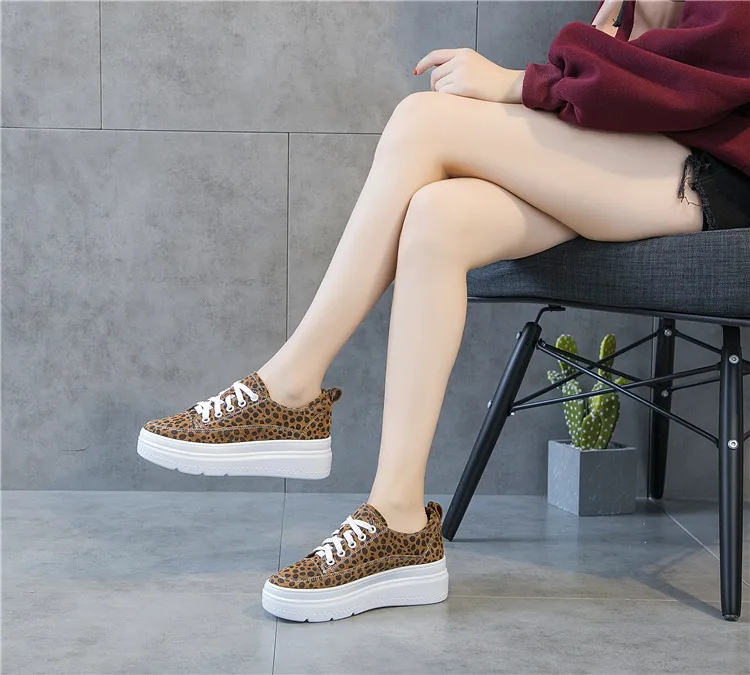 Scarpe casual semplici, comode, traspiranti, alla moda e con stampa leopardata, con punta rotonda e bassa sul fondo._voghion.com