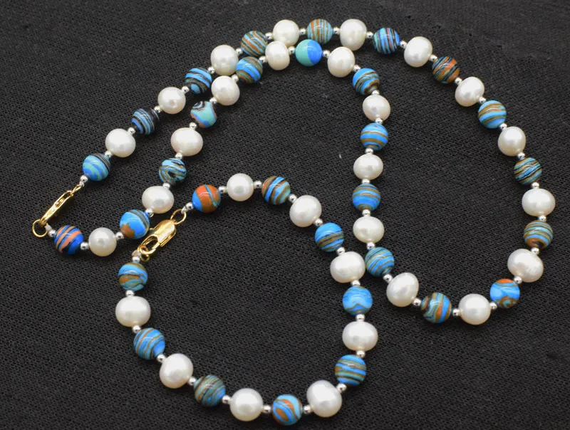 Chaînes Un ensemble en gros perle d'eau douce blanche presque ronde veines bleues pierre 8 mm collier bracelet 18 pouces perles naturelles_voghion.com