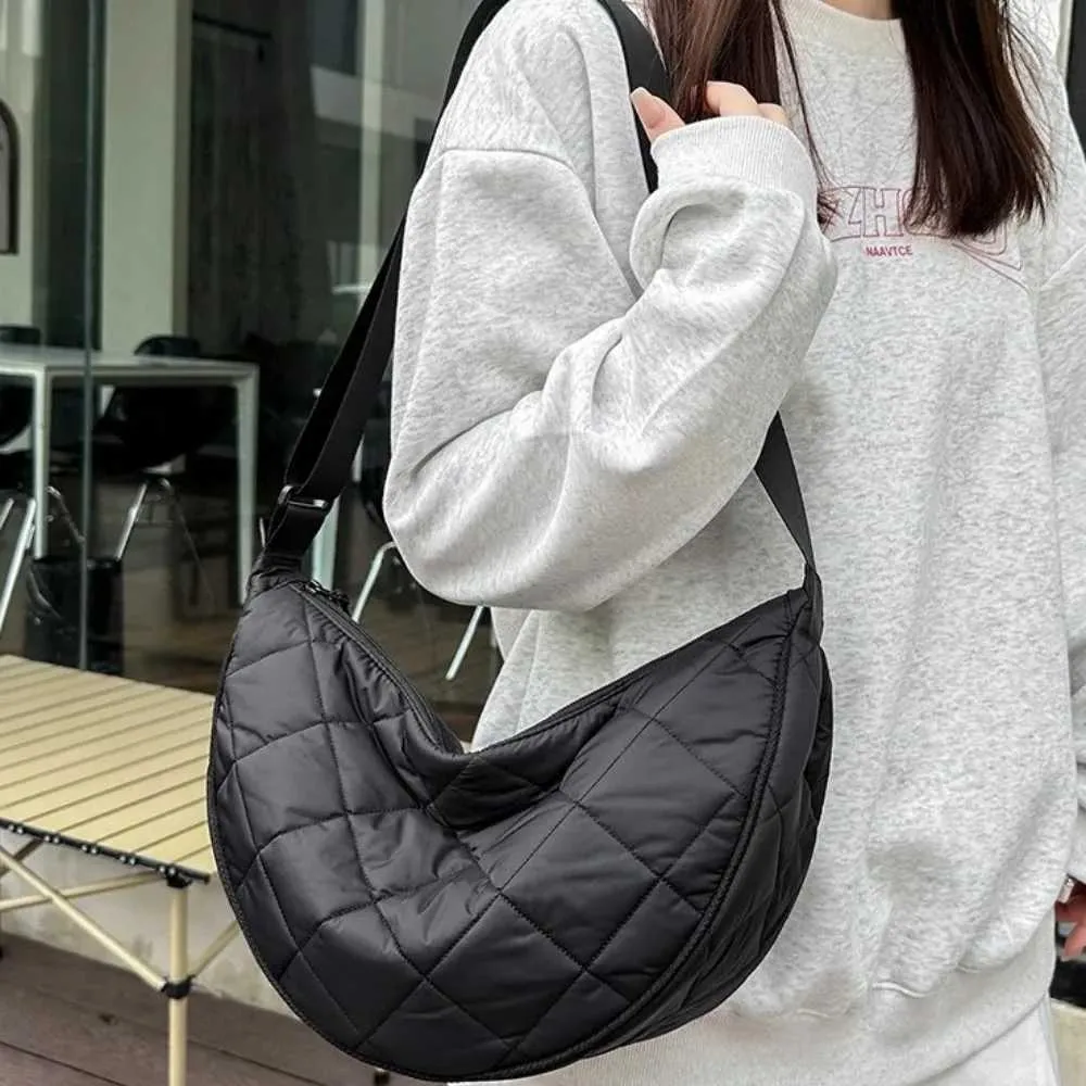 Borsa a tracolla in nylon con tracolla regolabile, imbottita, trapuntata, a quadri, portatile, tinta unita_voghion.com