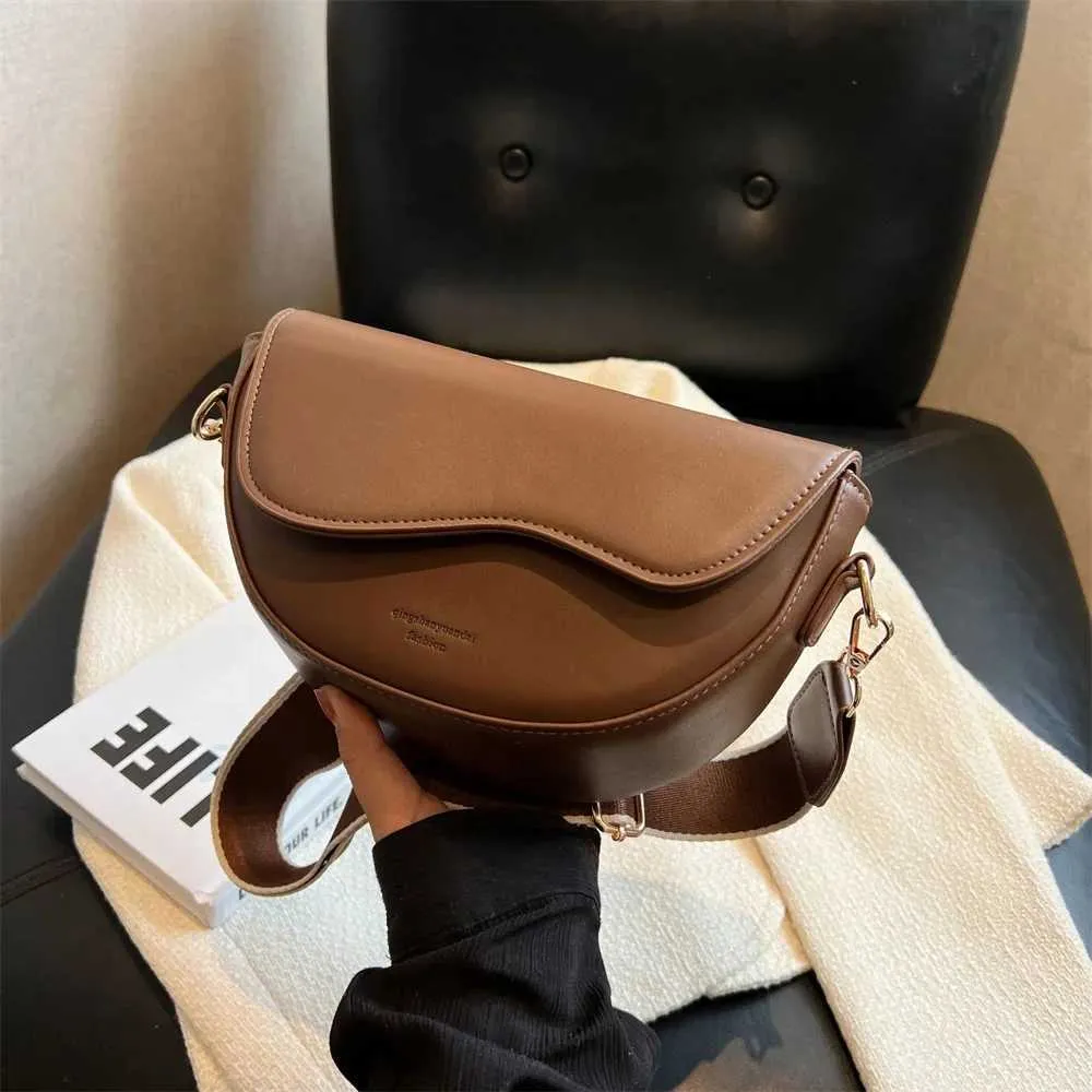 Womens Crossbody Shoulder Bag Solid Colour Pu Leather Wide Strap_voghion.com