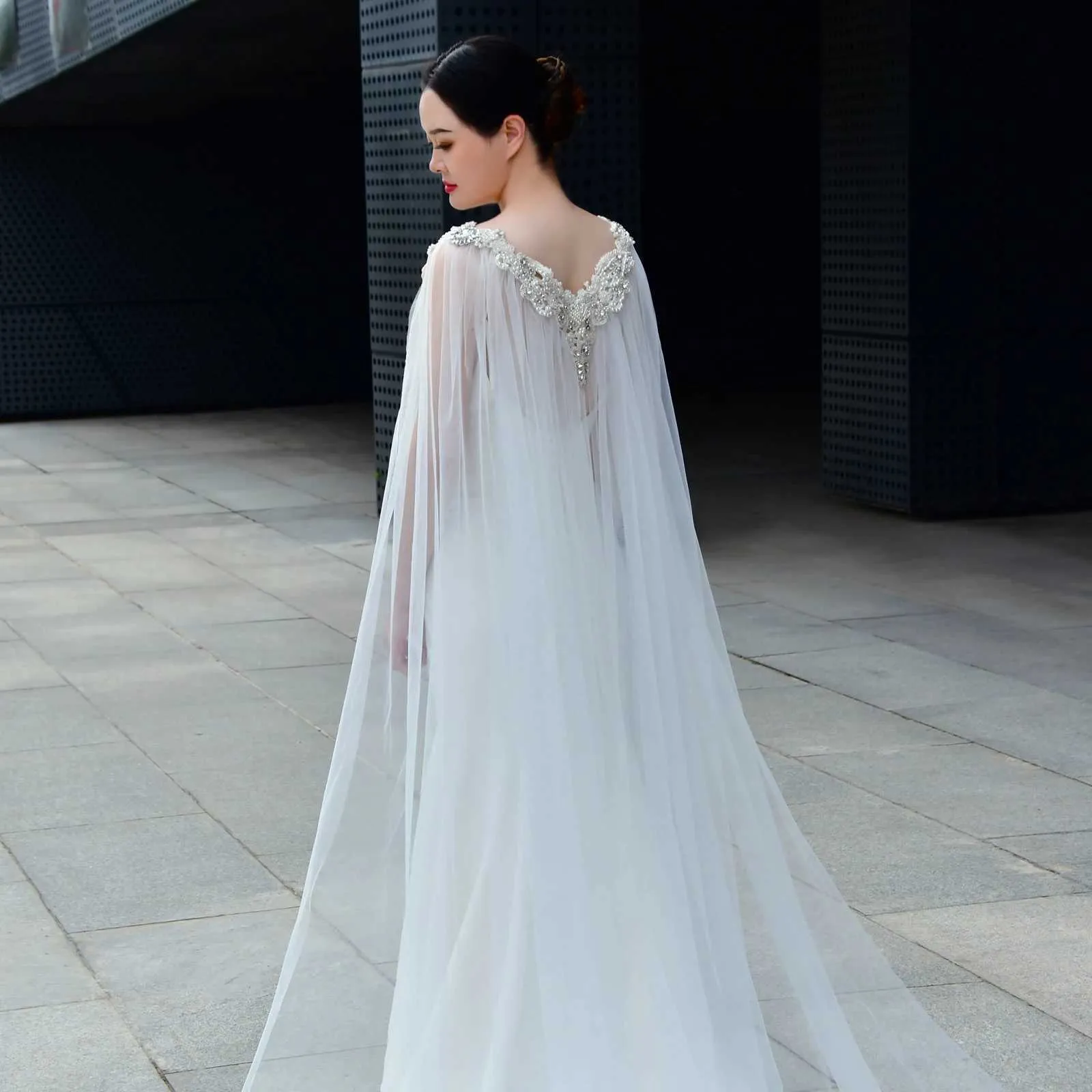 Voile de mariée et cape pour mariage et soirée avec fleurs 3d_voghion.com