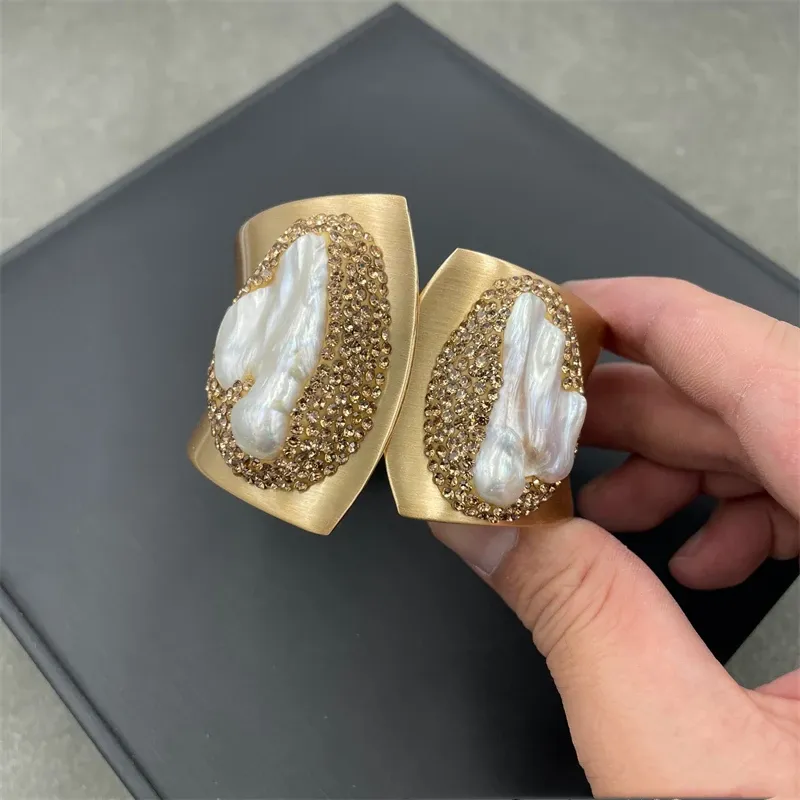 Baroque Freshwater Pearl Cuff Bracelet For Women Irregular Pearl_voghion.com