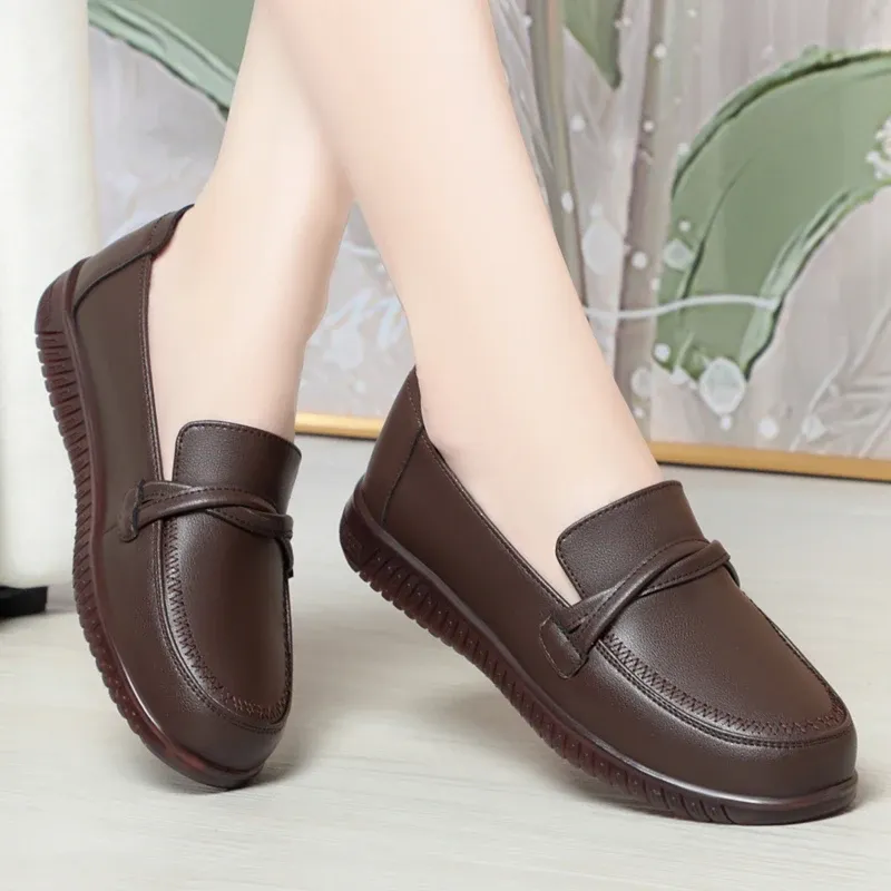 AIYUQI Female Flats Genuine Leather Spring Round Head Casual Large Size Women's Mom Shoes_voghion.com