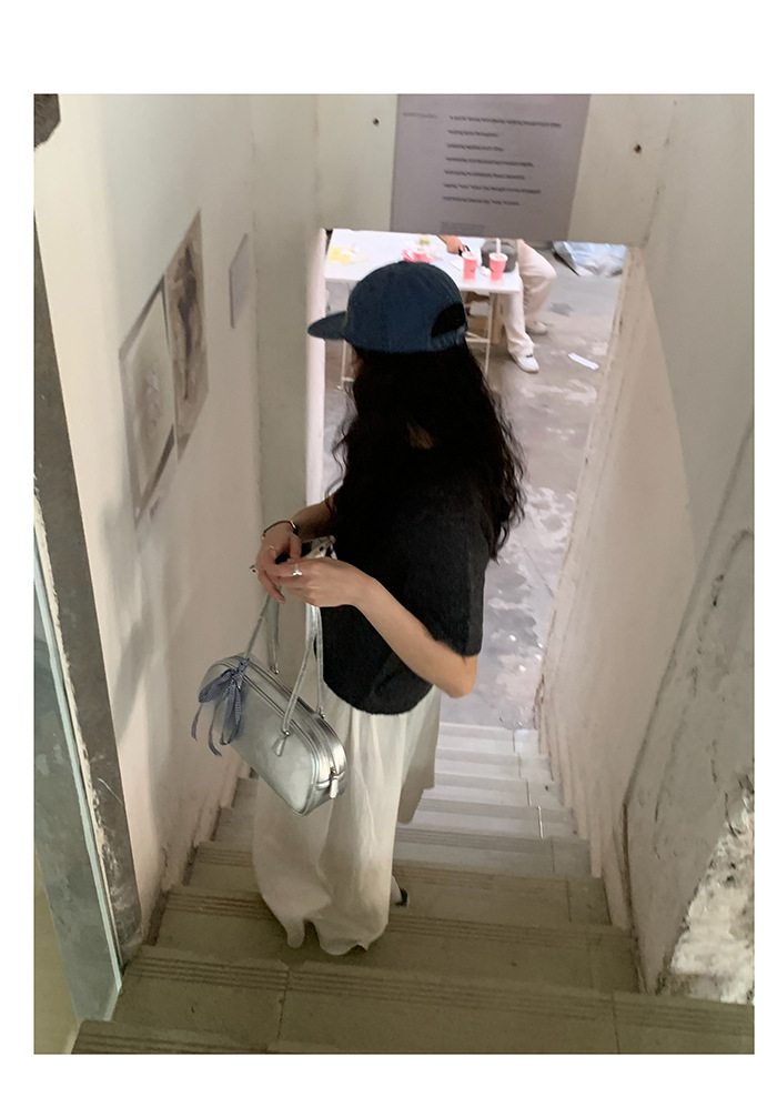 2024 Estate coreana Nuovo design di nicchia Borsa da donna portatile in stile balletto Tendenza moda Borsa versatile in argento con tracolla singola_voghion.com