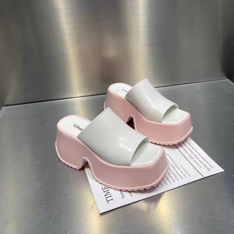 Donne con suola spessa da indossare all'esterno in estate, nuova versione 2024 di pan di spagna, pantofole con aumento di altezza per_voghion.com