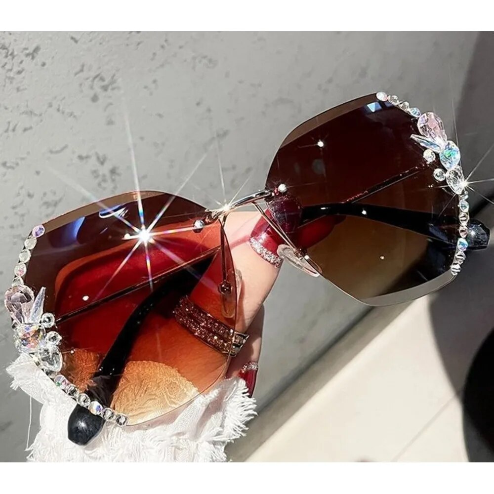 Occhiali da sole famosi in Internet con diamanti per donna con un viso grande e snello, piccoli cristalli senza montatura resistenti ai raggi UV_voghion.com