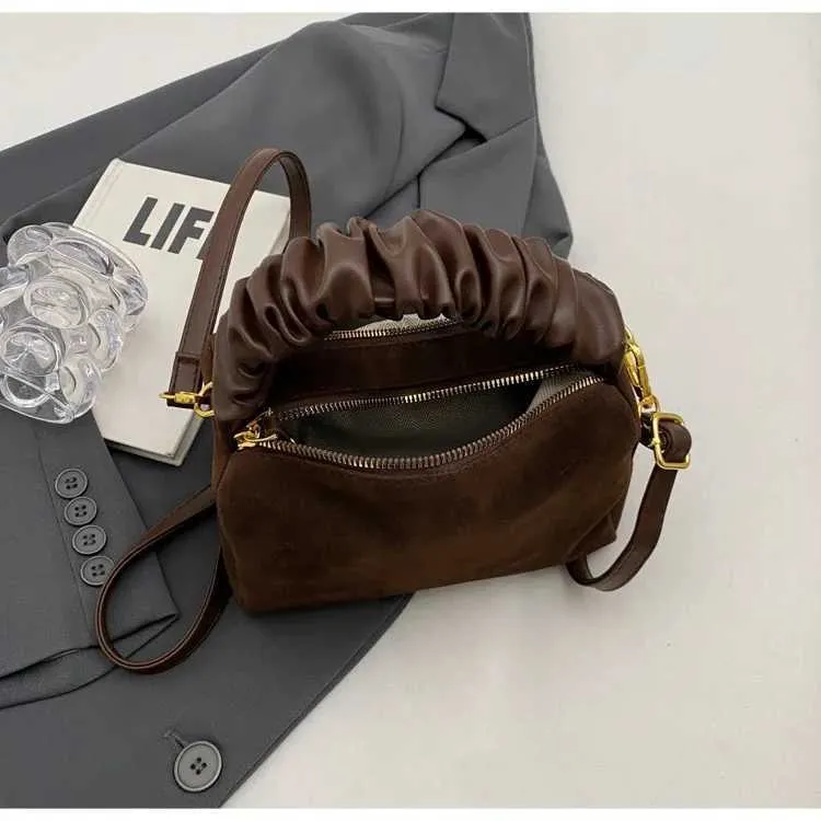 Sacs à bandoulière légers en PU pour femmes avec fermeture éclair tendance 2024 Design à plis tendance Bolsas Para MujeresC241103_voghion.com