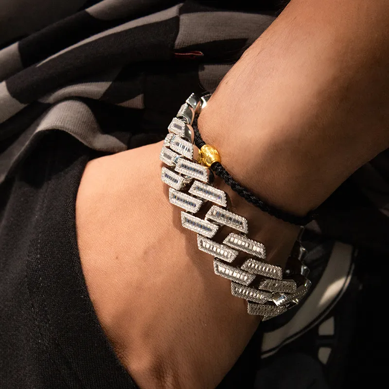 Bracciale cuban link in moissanite iced out per uomo in argento_voghion.com