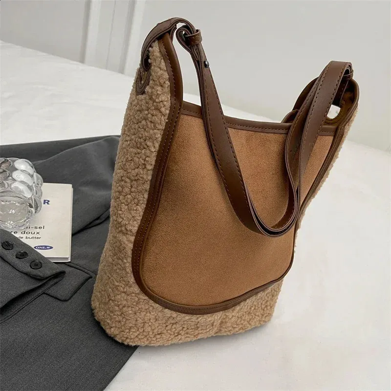 Trendy fashion Lamb Wool Shoulder Bucket Women Handbags And Purse 2024 cute Ladys Suede Leather Messenger Bag 240907_voghion.com