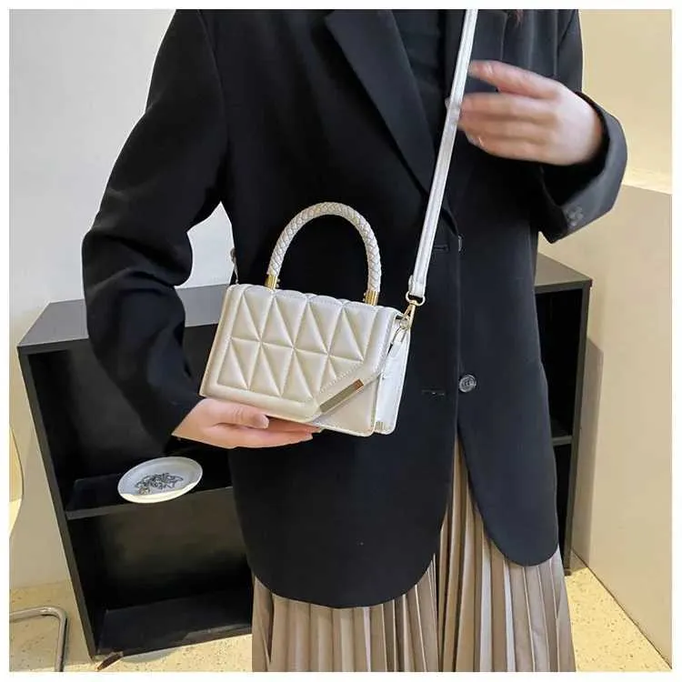 2024 neue Schulter PU-Leder quadratische Damenhandtasche Markendesigner kleine schwarze Umhängetasche Y241121_voghion.com