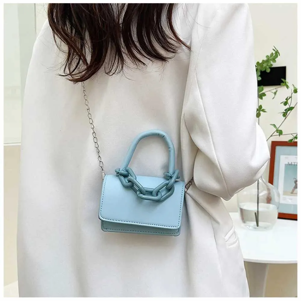 Designer 2024 Femmes Horizontal Édition Coréenne Chaîne Petit Carré Mode Mini Sac À Bandoulière Flip Boucle Sac À Main Portefeuille_voghion.com