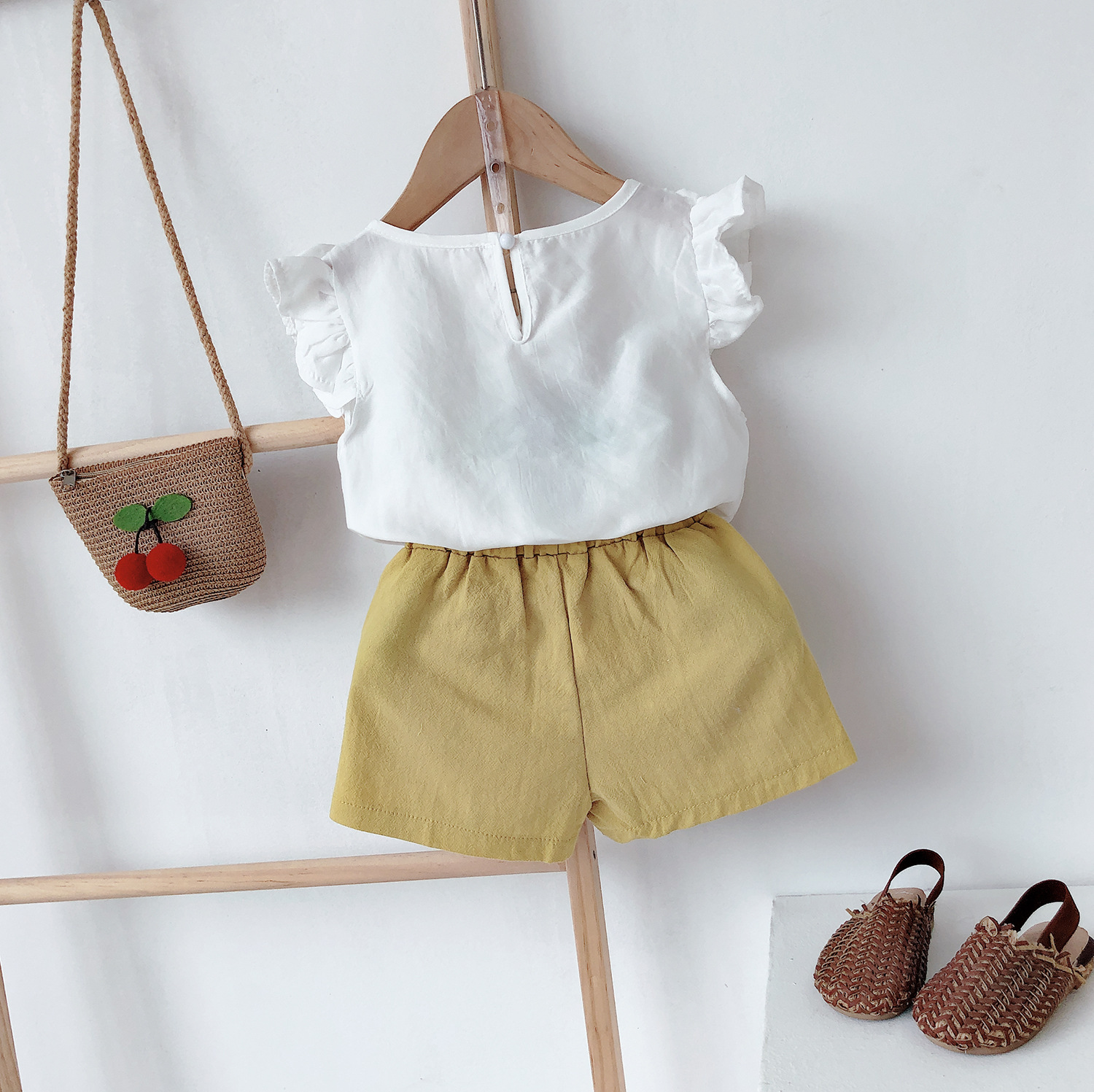 Camicia a fiori ricamati per ragazze nuove per mamma e bambini + set di pantaloncini Camicia per bambola con bordo in legno per bambini Set di due pezzi_voghion.com