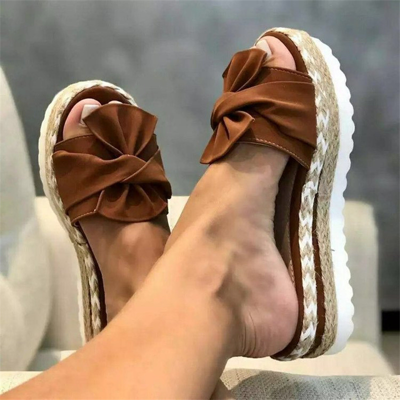 bow Women, With A Straight Sloping Heel And Sponge Cake In Large Size. Thick Soled Cool Slippers For Women