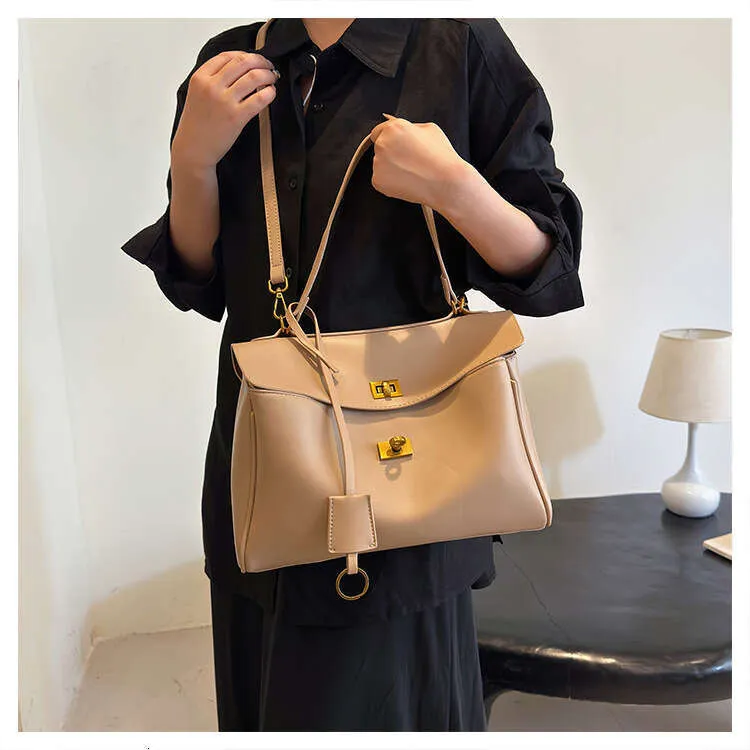 Enkel håndtaske til kvinder i PU-læder med stort håndtag og crossbody-taske til daglig indkøbspose til damer_voghion.com