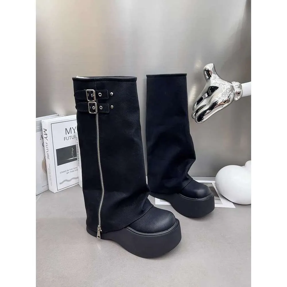 Stivali da stilista alla moda in stile britannico Martin per le donne 2024 Nuovo autunno/inverno Stivali corti con suola spessa e piccoli pantaloni,_voghion.com
