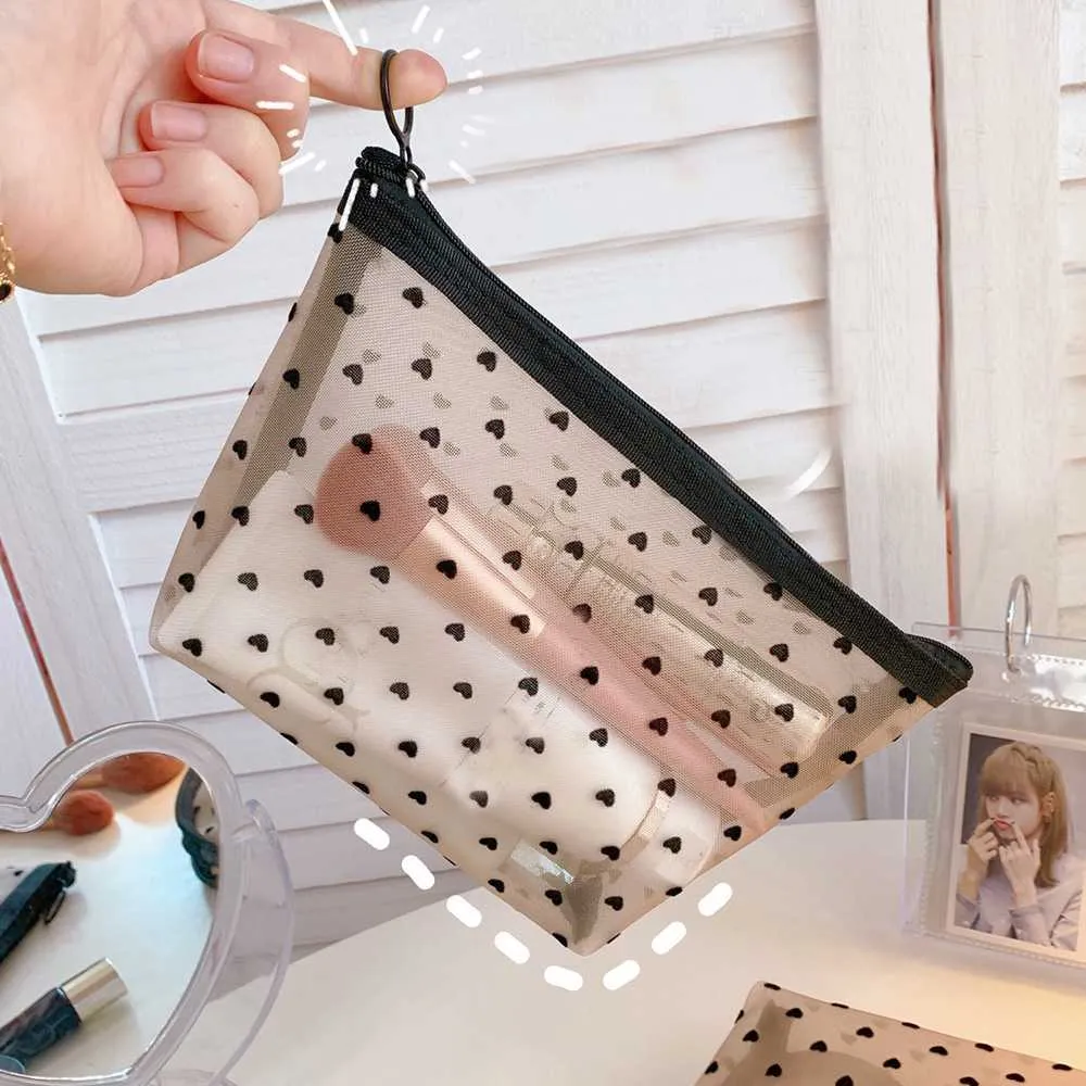 Trousse de maquillage noire en maille transparente en forme de cœur, indispensable pour les organisateurs de voyage pour femmes, petite trousse de maquillage Y241023_voghion.com