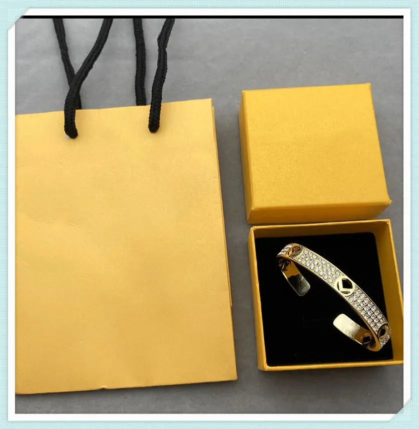 Pulsera de diseñador de moda para hombres y mujeres, regalos casuales para fiestas, pulseras de diseñador para mujeres, pulseras de oro para hombres, caja de joyería para bodas_voghion.com