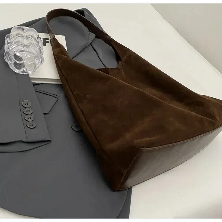 Hochwertige, weiche Taschen, hautfreundlich, Veet 2024, Magnetschnalle, große Kapazität, modische Damen-Umhängetasche 240829_voghion.com