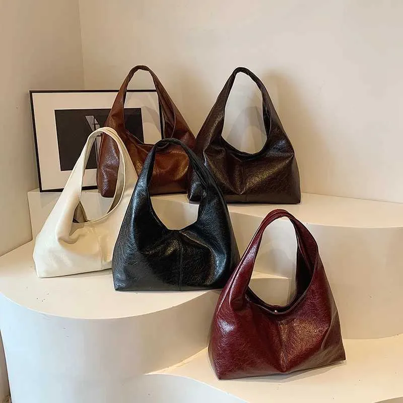 Sac à bandoulière d'hiver pour femme en cuir PU de grande taille LEFTSIDE Design 2024 Nouvelle tendance Y2K Sacs à main et portefeuilles_voghion.com