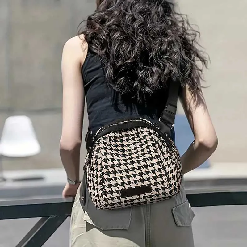 Sac à bandoulière minimaliste décontracté noir de petite taille pour le sport, le rangement en plein air, le nylon, le pack fantaisie C241022_voghion.com