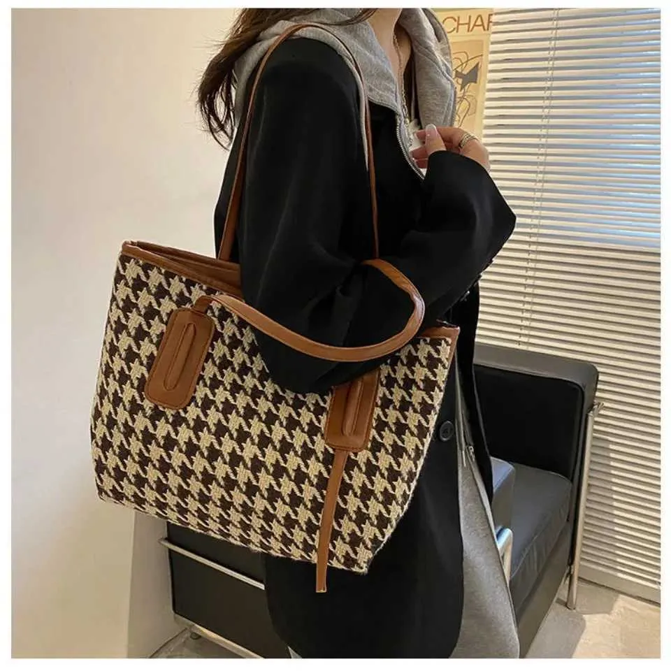 Fashionable Women's Shoulder Bag And Handbag In Houndstooth Style_voghion.com