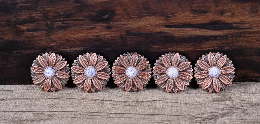 10PCs 30*30MM Künstlerische Metall Blume Antike Kupfer Concho mit Weiß Türkis 240710_voghion.com