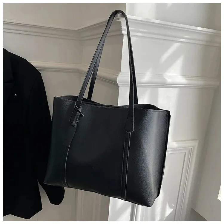 1PC black minimalist large capacity soft leather tote casual versatile shoulder bag 240822_voghion.com