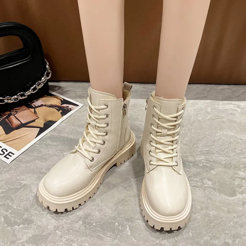 2024 Neue Designer-Martin-Stiefel für Damen, kostenloser Versand, dicker Boden mit erhöhter Höhe und zusätzlichem Veet, Schwarz/Weiß_voghion.com