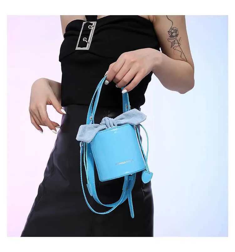 Mini Exquisite Weinrot Hochglanzlack Oberfläche Umhängetasche 2024 Neue Schleife Drstring Unterarm Taschen High Street Lippenstift_voghion.com