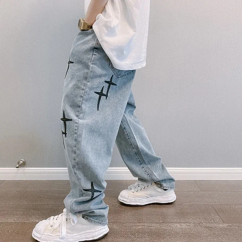 Drucke Herren Street Kleidung Tasche Weite Bein Jeans Koreanische Mode Kleid Gerade Beiläufige Lose Cowboy Cargo Hose 240911_voghion.com
