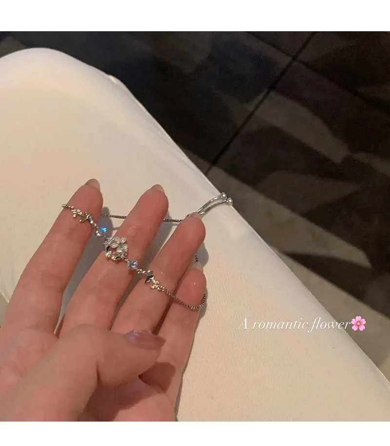 Adjustable Butterfly Bangle With Zircon And Rhinestones For Women_voghion.com