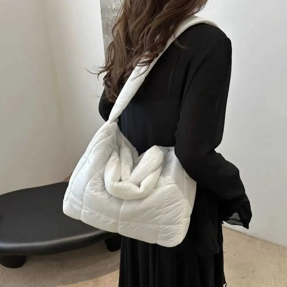 Geantă de mână din nailon și bumbac la modă, culoare solidă, căptușită, nor, capacitate mare, pătrată, pufoasă, geantă de umăr pentru femei C241031_voghion.com