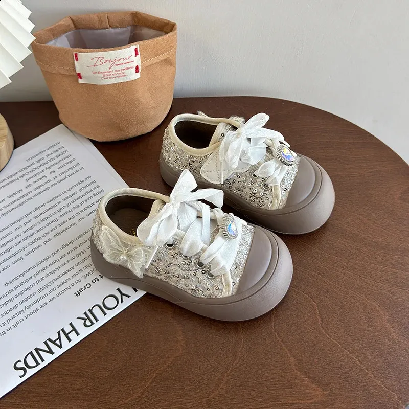 Kindersport für Frühjahr und Sommer 2024 Mädchen glänzende, weiche Sohle, rutschfeste Freizeit-Laufschuhe 240912_voghion.com
