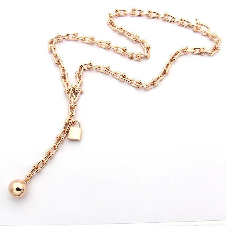 Designer-Halskette für Damen aus Titanstahl, Buchstabe T, vergoldet, U-förmige Kette, dicke Halsketten mit Schlossperlenanhänger_voghion.com