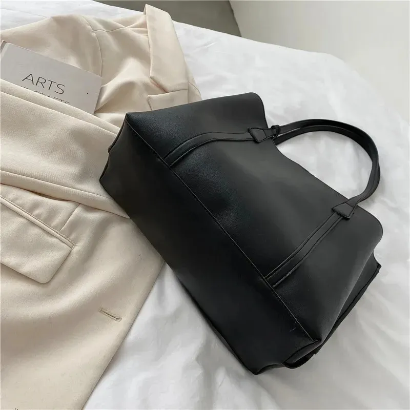 1PC borsa a tracolla casual versatile in morbida pelle nera minimalista di grande capacità 240822_voghion.com