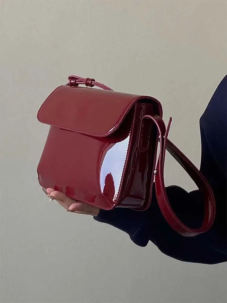 Weinrot PU Unterarm 2023 Neue Damen Vintage Lack Leder Glänzende Schnalle Einzelne Schulter Tasche Elegante Crossbody Ba241210_voghion.com
