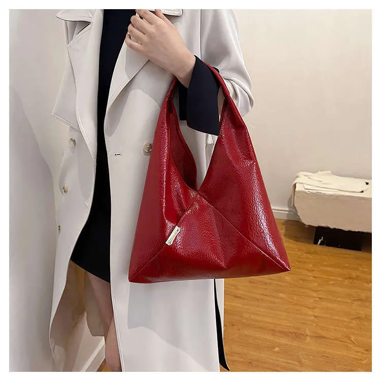 2024 Populaire Nouveau Triangle De Poche Aisselles Mode Simple Cool Style Sac À Bandoulière Street Dressing_voghion.com