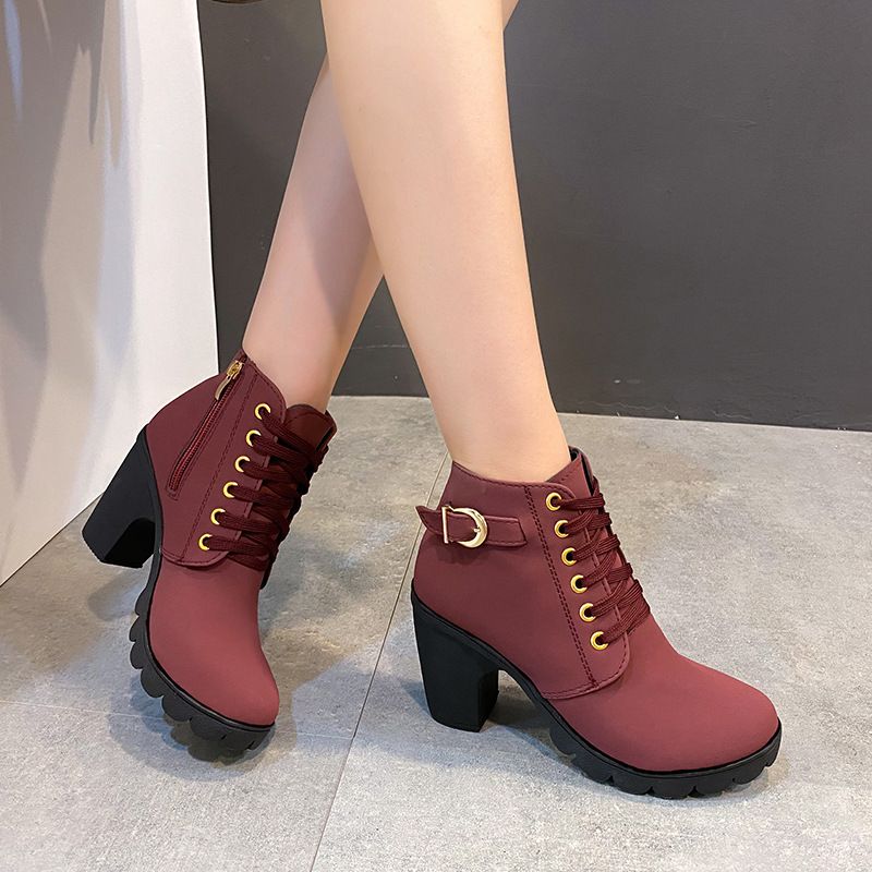 Herbst High Single Gürtelschnalle Schuhe Dicker Absatz Kurzer runder Kopf Martin Damen Schnürung und nackte Ritterstiefel_voghion.com