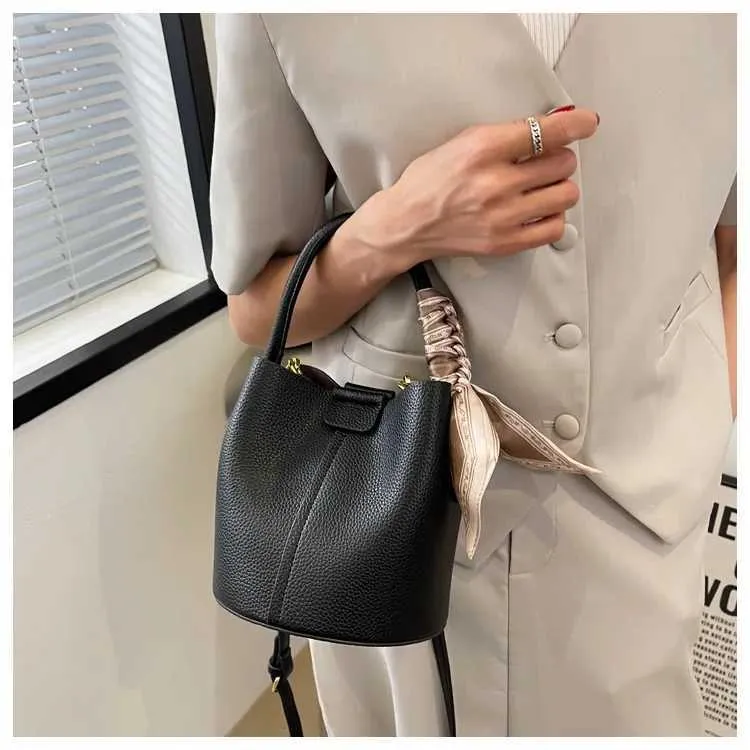 Axelremsväska för moderiktig handhållen hinkväska för kvinnor, designerväskor, handväskor och väskor, bolsos de mujerC241212_voghion.com