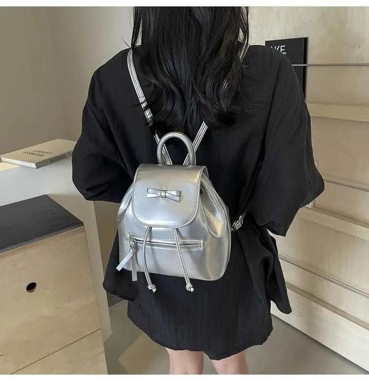 Mochila feminina sólida com aba e laços, mini bolsas de ombro, versátil, feminina, grande capacidade, bolsas de couro, casual, estudante_voghion.com