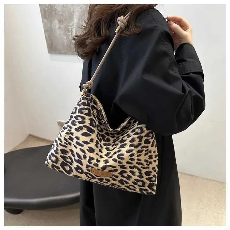 Sac à main de grande capacité pour femme, nouvelle collection automne et hiver, motif léopard, mode, haute texture, polyvalent, pour les déplacements_voghion.com