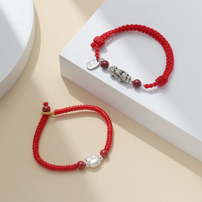 Braccialetto personalizzato semplice alla moda in stile coreano retrò con corda rossa intrecciata Lucky U da donna_voghion.com