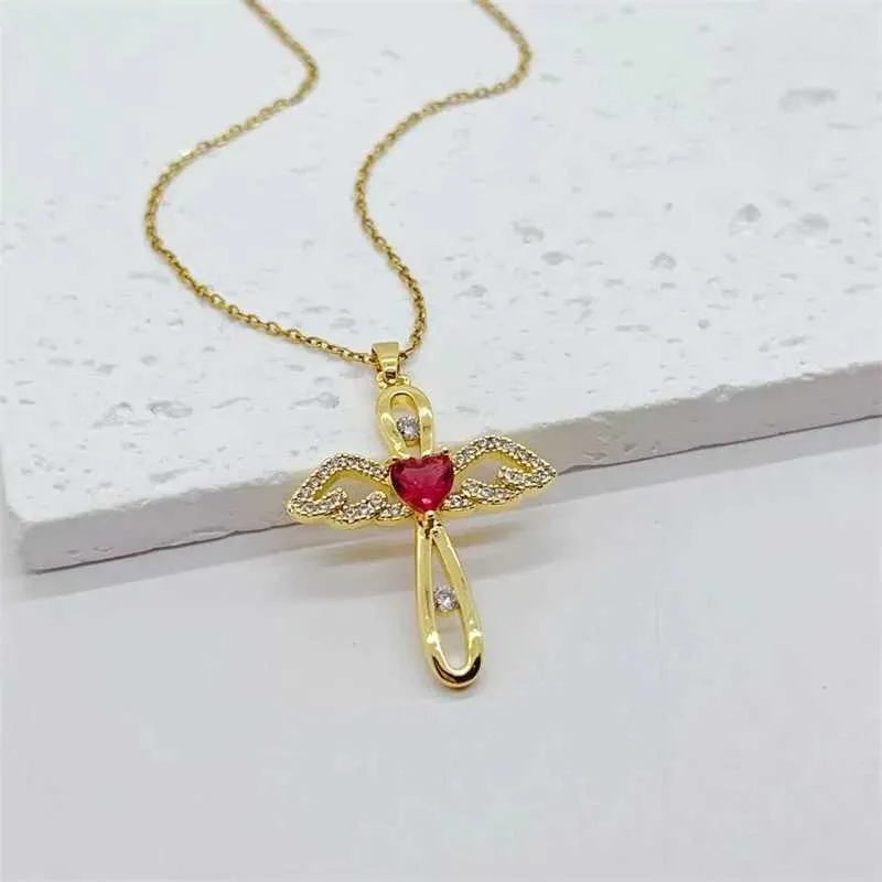 Collane con ciondolo Squisito personalizzato Collana con croce d'amore cava Design alla moda retrò con ali d'angelo portafortuna in acciaio inossidabile_voghion.com
