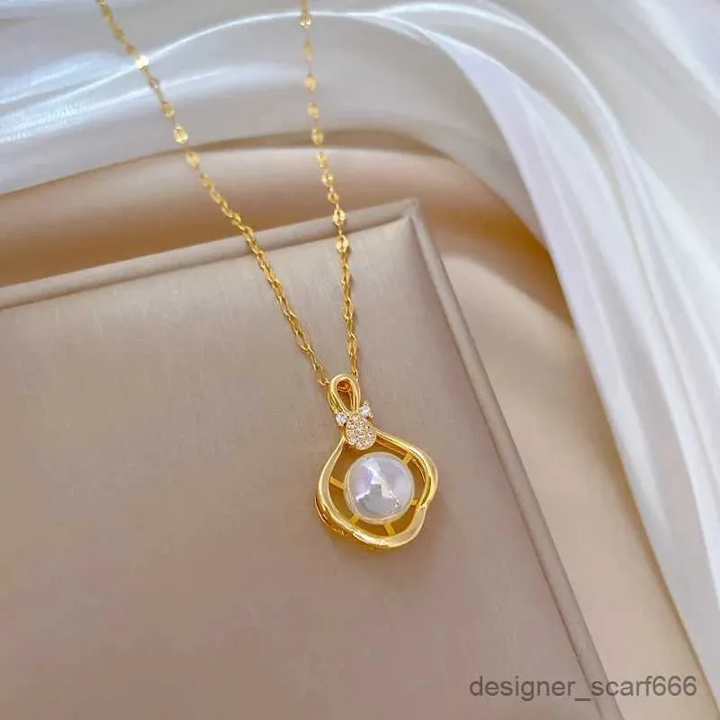 Exquisite Pearl Pendant Necklace Light Luxurious Style Necklace_voghion.com