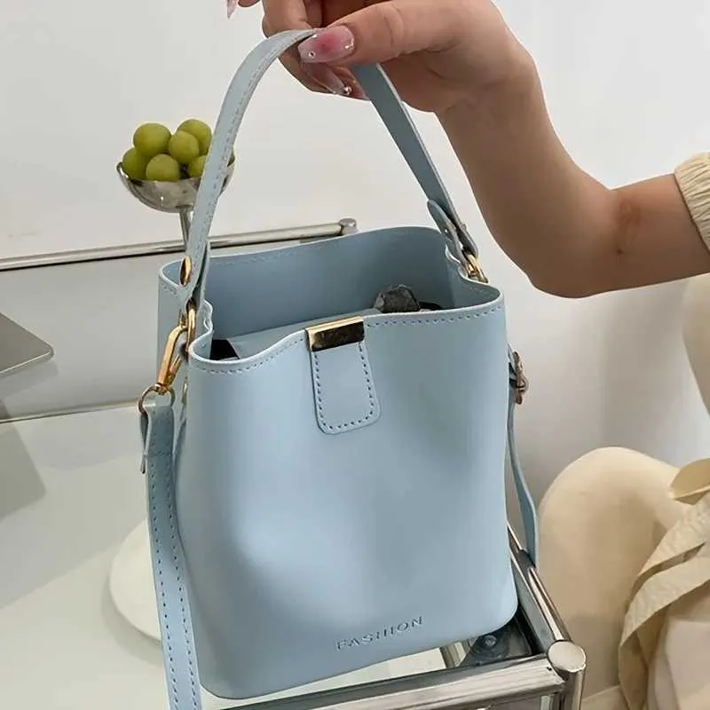 Mini-Beuteltasche in Volltonfarbe, minimalistische Umhängetasche, stilvolle Handtasche für Damen, Geldbörse C241216_voghion.com