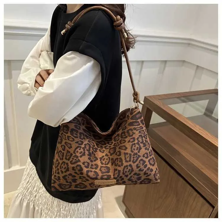 Sac à main de grande capacité pour femme, nouvelle collection automne et hiver, motif léopard, mode, haute texture, polyvalent, pour les déplacements_voghion.com