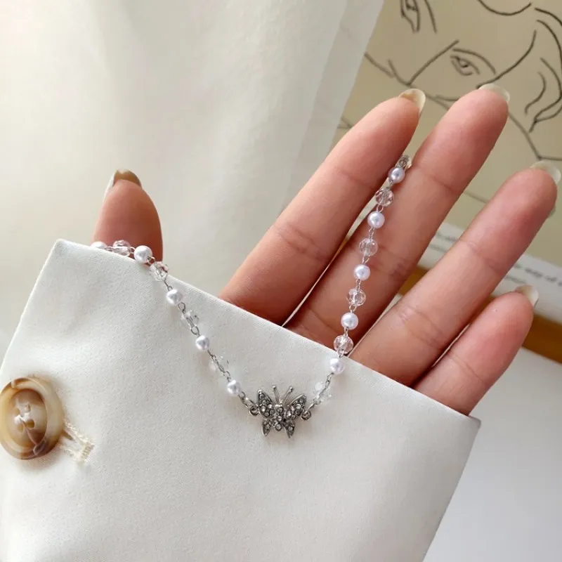 Collane con ciondolo Collana girocollo a farfalla con perle coreane Collana da donna con perle trasparenti per feste di nozze_voghion.com