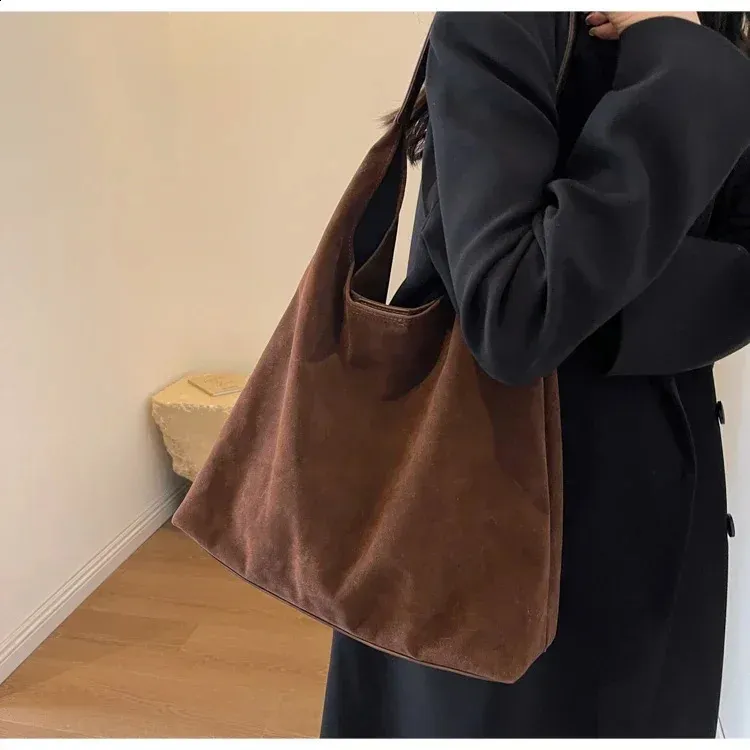 Hochwertige, weiche Taschen, hautfreundlich, Veet 2024, Magnetschnalle, große Kapazität, modische Damen-Umhängetasche 240829_voghion.com