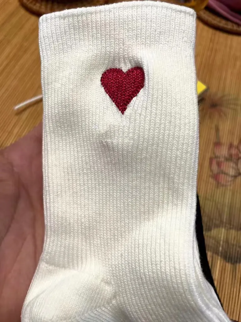 Clássico masculino bordado uma letra tubo curto estilo piano algodão outono inverno meias para homens e mulheres_voghion.com